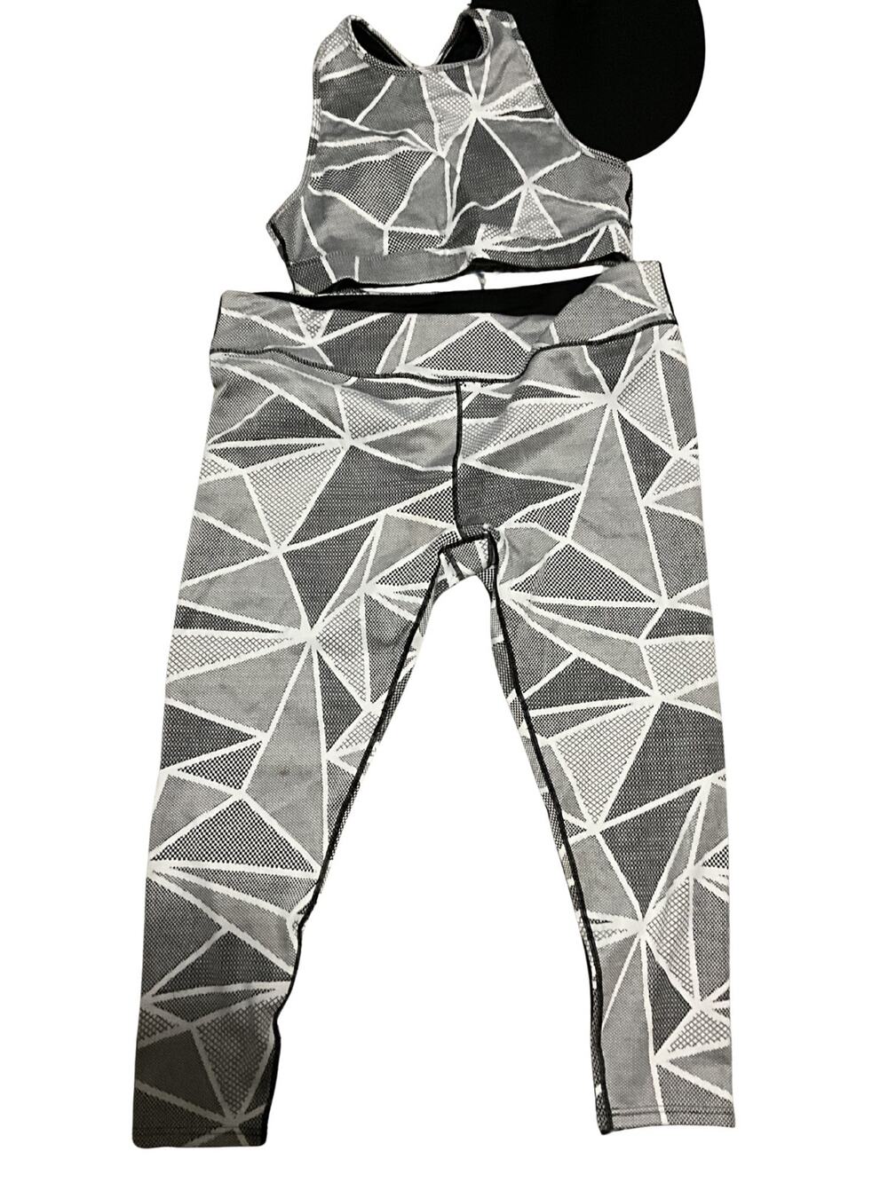 2 Piece Geometric Print Active Set Sports Bra Leggings 2X NWOT Black White